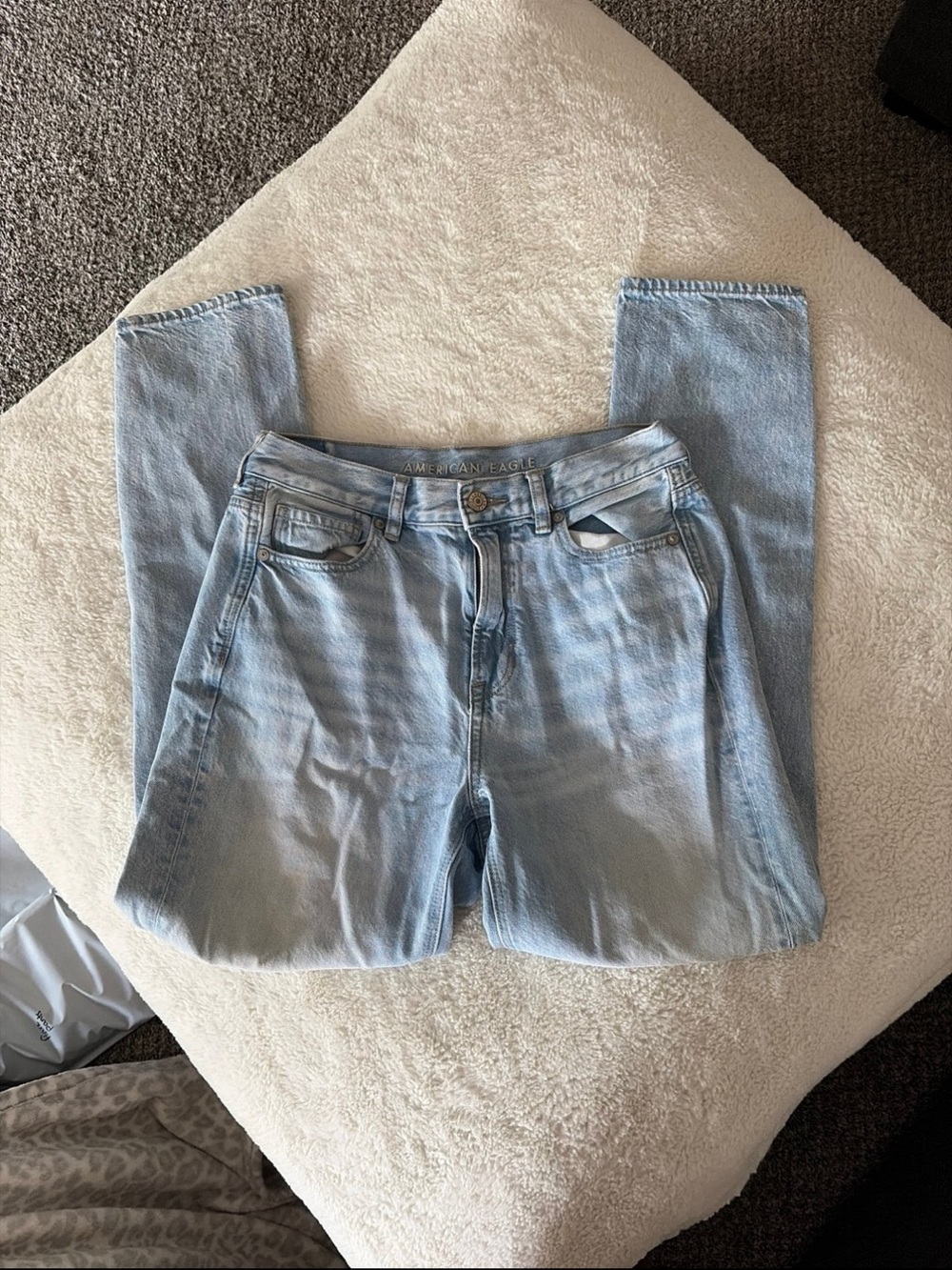 american eagle mom jeans